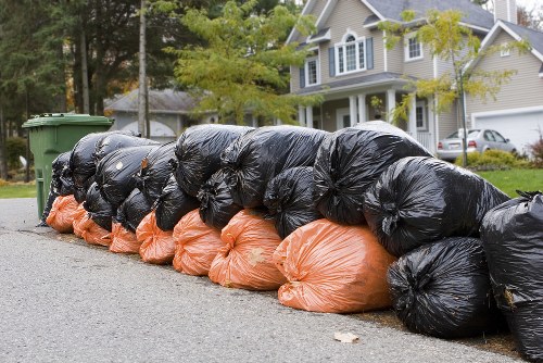 Efficient builders waste clearance operation at work